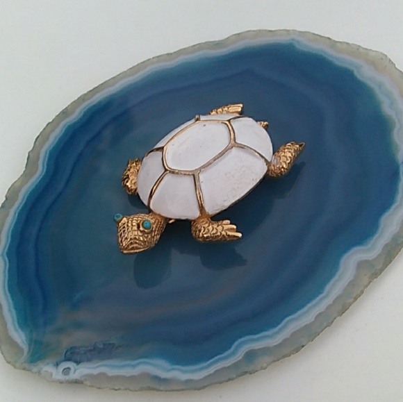 1950's White Enamel Gold Turtle Brooch w Blue Eyes - Picture 2 of 8